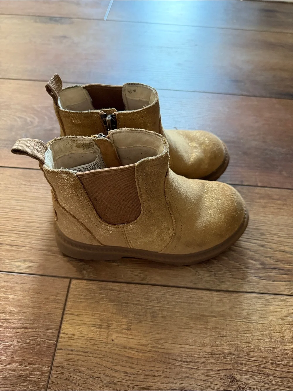 UGG Girls' Chelsea Boots in Metallic Tan